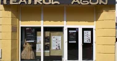 Stire din Cultură-Educație : Incendiu premeditat  la Teatrul Agon  din Peninsulă?