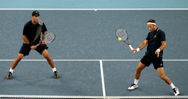 Stire din Sport : Tenis / Tecău pierde primul set cu frații Bryan