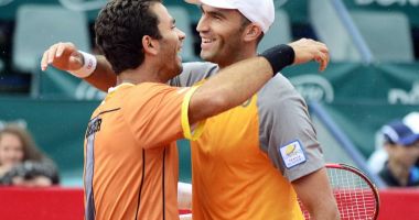 Stire din Sport : Tecău și Jean-Julien Rojer s-au calificat în optimile de finală ale probei de dublu la turneul de la Shanghai,