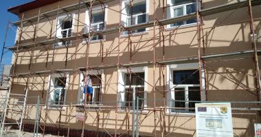 Stire din Politică-Administrație : Decizie a Primăriei Techirghiol în privinţa elevilor de la Liceul „Emil Racoviţă”