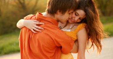 Stire din Life and Style : Semne că te îndrăgostești prea repede