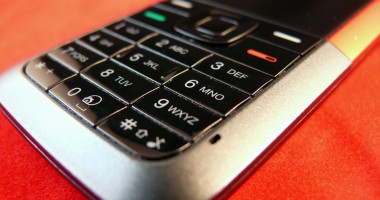 Stire din Economie : Românii plătesc unul dintre cele mai mici tarife din UE la telefonia mobilă