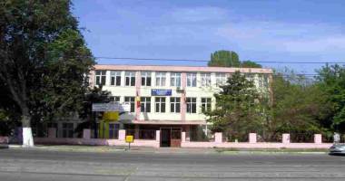 Stire din Cultură-Educație : Sancțiuni drastice și la Liceul TELECOM