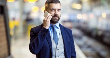 Vorbești mult la telefon? Ce spune psihologul