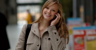 Stire din Economie : Se reduc tarifele de roaming. Află de când și cu cât
