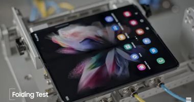 Stire din Tehnologie : ​VIDEO / Cum testează Samsung telefoanele pliabile