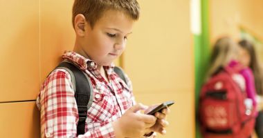Stire din Actualitate : Minorii și-ar putea lua adio de la rețelele sociale. „E timpul pentru o vârstă a majoratului digital”