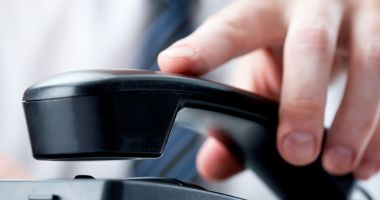 Stire din Actualitate : Program prelungit pentru cele două linii telefonice gratuite puse la dispoziție refugiaților