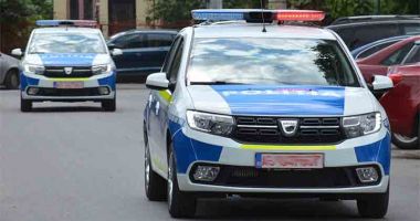 Stire din Eveniment : O fată de 11 ani, bătută în curtea unui liceu de alte două adolescente cu vârstele de 12 şi 13 ani