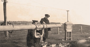 Stire din Constanța focus : Constanța, 1941. Zona peninsulară în timpul bombardamentului rusesc - Imagini de colecție