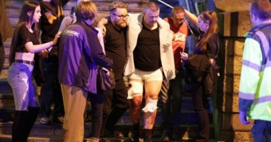 UPDATE. GALERIE FOTO - VIDEO / EXPLOZIE LA MANCHESTER, în timpul unui concert al artistei Ariana Grande. SUNT ZECI DE MORTI SI RANITI - 7