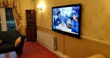 Stire din Diverse : Cum alegi televizorul din cameră