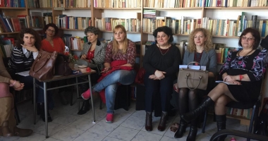 Stire din Cultură-Educație : "Tendințe moderne în bibliotecile școlare", dezbatere la Școala nr. 30