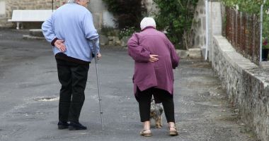 Stire din Sănătate : Afecțiune care îngreunează foarte mult mersul oamenilor