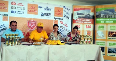 Stire din Sport : Start lansat al Cupei CELCO la tenis de câmp!
