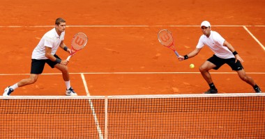 Stire din Sport : Horia Tecău, sfert-finalist  în turneul de la Beijing