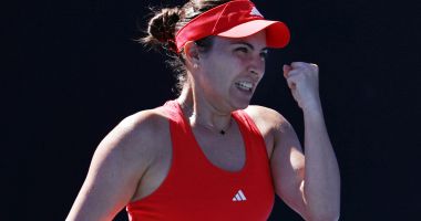 Stire din Sport : Duelul româncelor la Australian Open. Gabi Ruse a învins-o clar pe Irina Begu