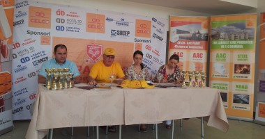 Stire din Sport : Tenis / A început Cupa CELCO la Tenis Club Idu Mamaia!