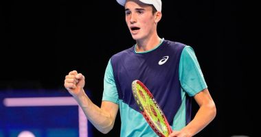 Stire din Sport : Trei români s-au calificat în sferturile turneului de tenis ITF de la Constanţa
