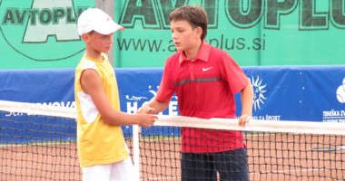 Stire din Sport : Tenis / Doi constănțeni au cucerit turneul Svilengrad din Bulgaria