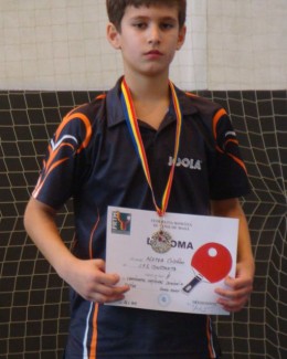Stire din Sport : Un puști din Constanța face legea la competițiile internaționale de tenis de masă