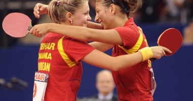 Stire din Sport : Tenis masă - Europene / Trei perechi "tricolore", în optimile probei de dublu