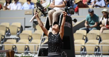 Stire din Sport : Simona Halep, în optimi la Roland Garros. "Mă așteptam la un meci mai dificil"