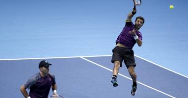 Stire din Sport : Tenis: Tecău și Rojer, înfrângere dramatică în fața fraților Bryan