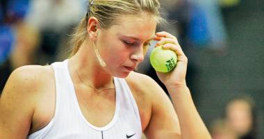 Stire din Sport : Șarapova și Radwanska, în semifinalele Turneului Campioanelor. Ce urmează