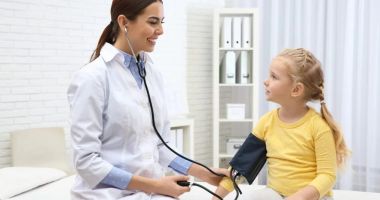 Stire din Sănătate : Măsurarea tensiunii arteriale la copil se face începând cu vârsta de trei ani
