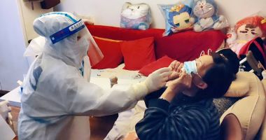 Stire din Actualitate : Tensiunile cresc în Shanghaiul carantinat. Oamenii cer vecinilor care au Covid să se mute din bloc