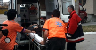 Stire din Eveniment : Tentativă de sinucidere, la 15 ani: și-a pus ștreangul de gât și a așteptat ambulanța