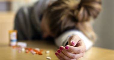 Stire din Eveniment : Bacul face victime! O elevă a încercat să se SINUCIDĂ după ce a picat examenul