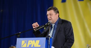 Stire din Politică-Administrație : Teodor Atanasiu și-a anunțat candidatura  la funcția  de co-președinte al PNL