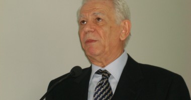 Stire din Cultură-Educație : Teodor Meleșcanu - Doctor Honoris Causa al Universității "Andrei Șaguna"