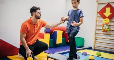Stire din Sănătate : Terapia ocupaţională ajută persoanele marcate de boală sau de vreo dizabilitate