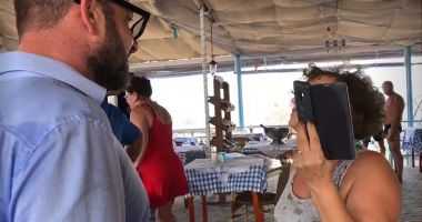 Stire din Social : Terasa Zorbas Taverna din Neptun, închisă definitiv de OPC, după scandalul de zilele trecute