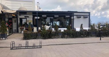 GALERIE FOTO / Terasele extinse ilegal, demolate, la Constanţa