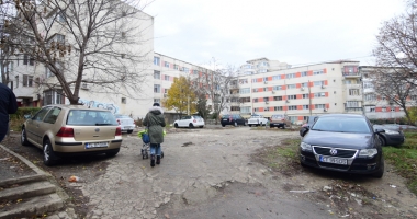 "Ne-am trezit cu tot terenul din spatele blocului ca fiind proprietate privată!" - 2