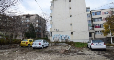 "Ne-am trezit cu tot terenul din spatele blocului ca fiind proprietate privată!" - 3