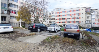 "Ne-am trezit cu tot terenul din spatele blocului ca fiind proprietate privată!" - 6