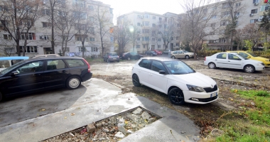 "Ne-am trezit cu tot terenul din spatele blocului ca fiind proprietate privată!" - 7