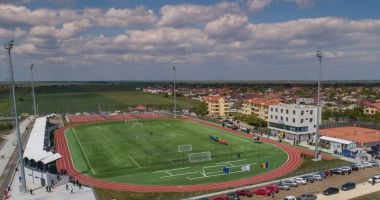 Stire din Sport : Terenurile de sport din "Complexul Centenar 2018" Cumpăna pot fi închiriate