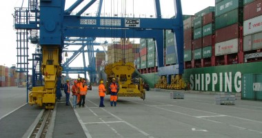 Stire din Economie : Cum a fost EXCLUS PORTUL CONSTANȚA din "CLUBUL MILIONARILOR în TEU"