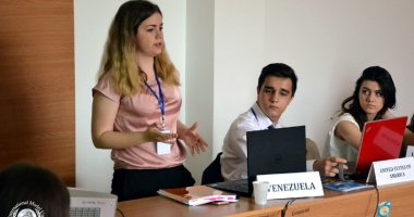 Terorismul, refugiații și siguranța pe internet, dezbătute de studenți și elevi - 2