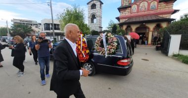 Galerie foto. Mama fraților Mazăre, înmormântată azi. RADU și ALEXANDRU, aduși sub escortă de la penitenciar - 28