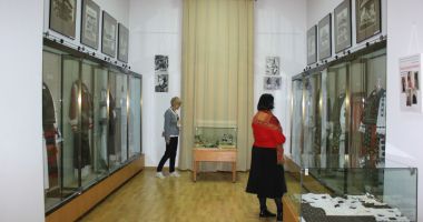 Stire din Cultură-Educație : Țesături de o mare frumusețe la Muzeul de Artă Populară Constanța