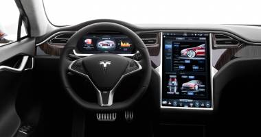 Stire din Tehnologie : Automobilele electrice Tesla, aproape autonome