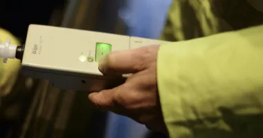Stire din Eveniment : Şofer de autobuz reţinut după ce a pierdut controlul vehiculului cu alcoolemie peste 1 la mie