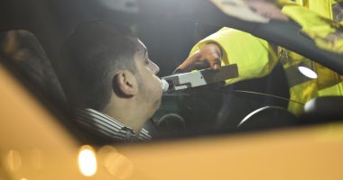 Stire din Eveniment : Şofer ajuns la închisoare, după ce a refuzat recoltarea analizelor pentru stabilirea alcoolemiei